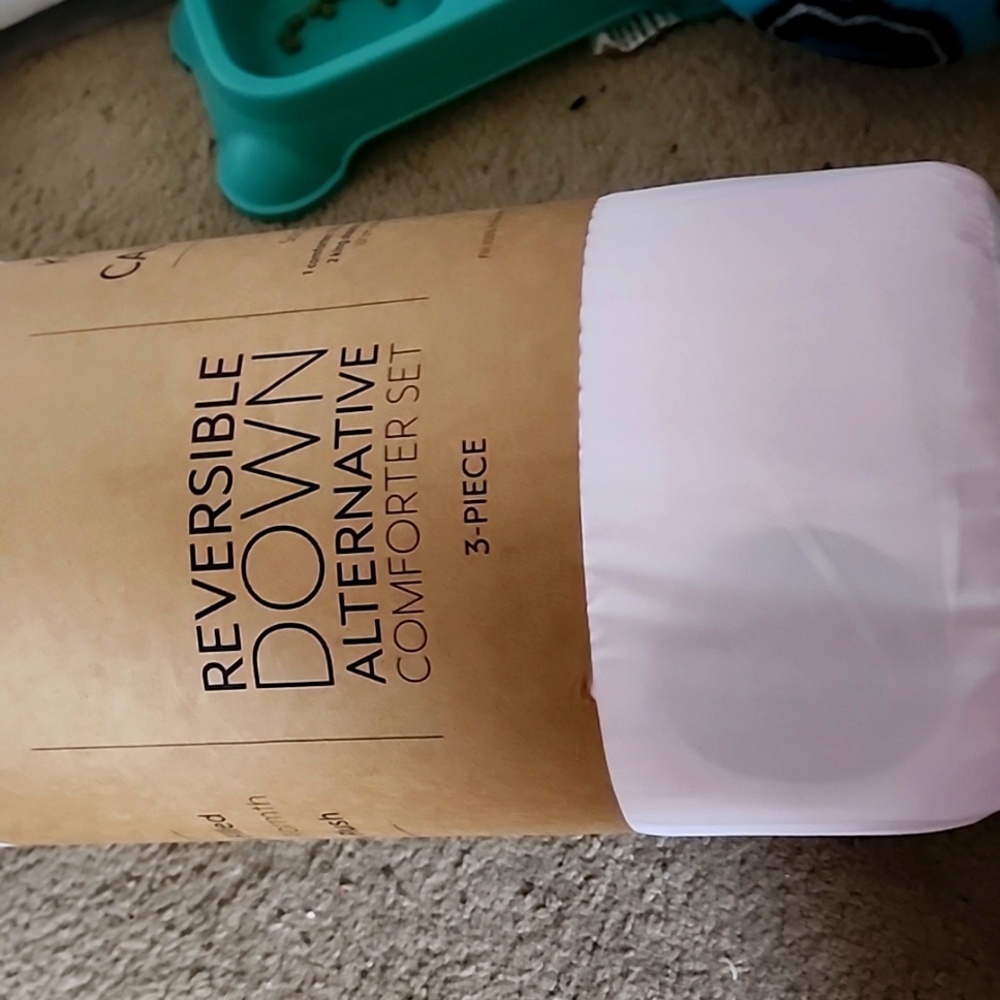 Pink comforter set